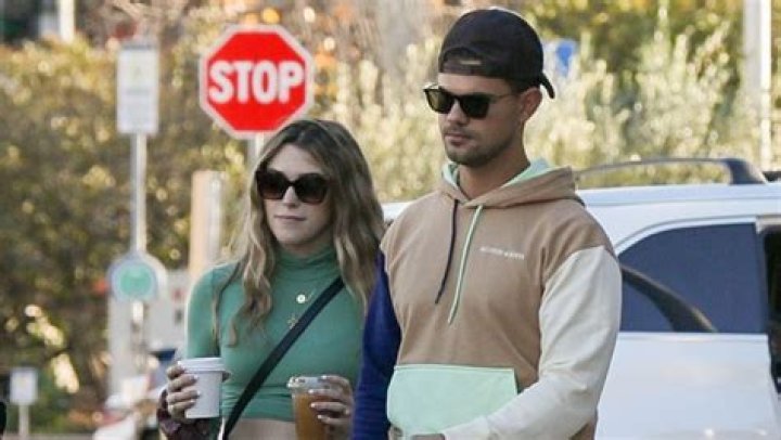 Taylor Lautner & Fiancée Tay Dome Enjoy Malibu Coffee Date 2 Months After Engagement – Photos