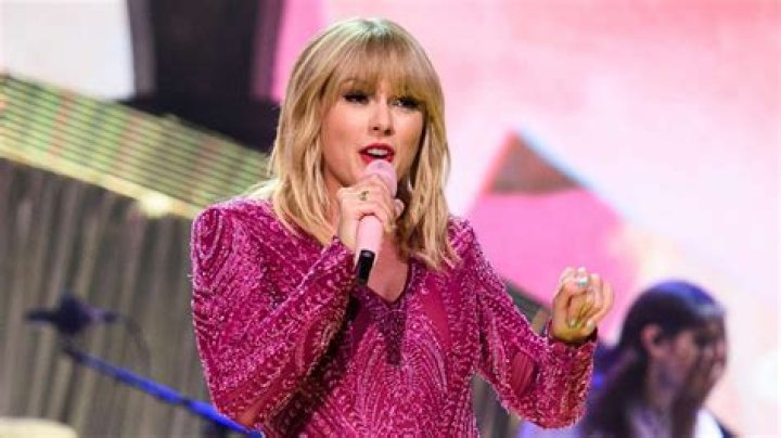 Taylor Swift Admits The Next Year Has ‘Questions Marks’ For Her Family As Her Mom Battles Cancer