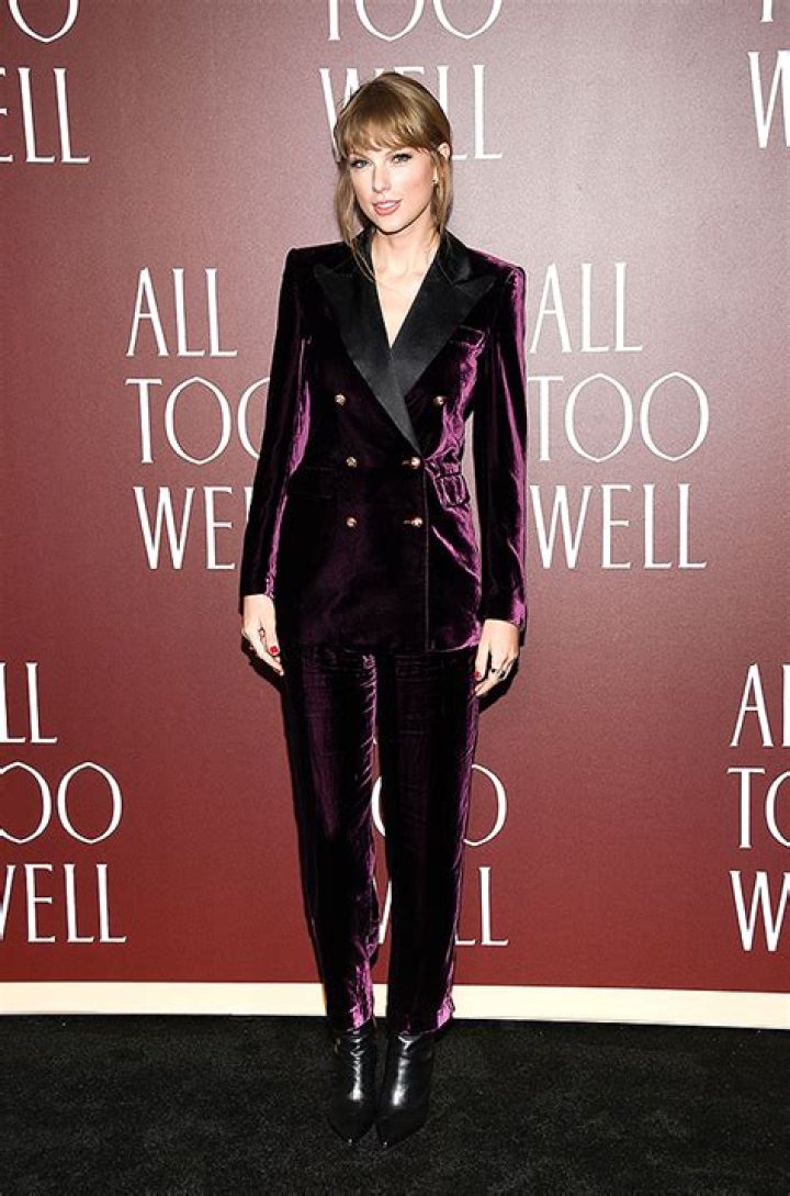 Taylor Swift Wears Velvet Suit At ‘All Too Well’ Film Premiere: Photos – Hollywood Life