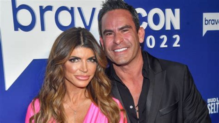 Teresa Giudice Confirms She Didn’t Sign A Prenup With Luis Ruelas & Fans Boo: Watch