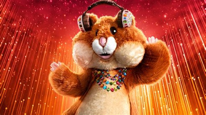 The Hamster ‘Pees’ On Nick Cannon – Video – Hollywood Life