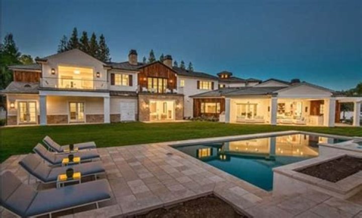 The Weeknd’s New House — Pics