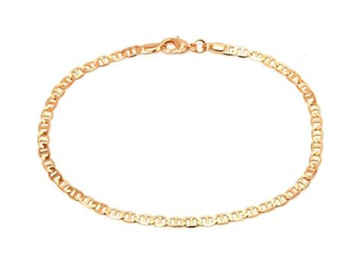 TikTok Just Declared This Accessory ‘A Summer Necessity’