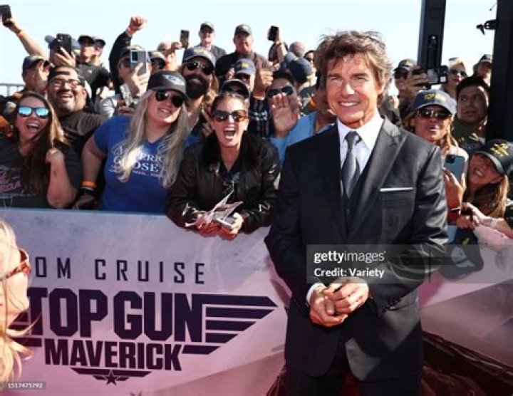 Tom Cruise At ‘Top Gun: Maverick’ Premiere: Photos – Hollywood Life