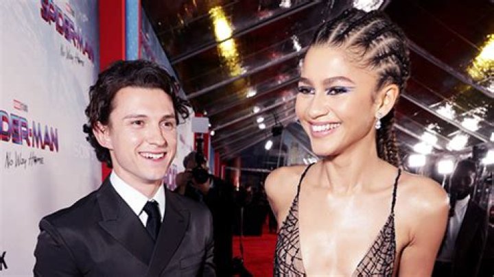 Tom Holland Reveals What He Loves About Girlfriend Zendaya – Hollywood Life