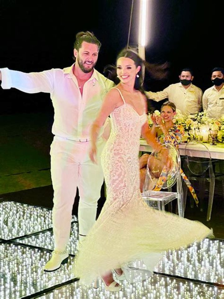 Tom Sandoval & Raquel Leviss Caught Kissing At Scheana Shay’s Wedding – Hollywood Life