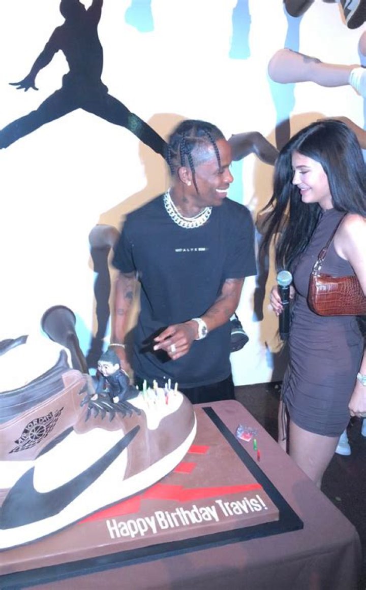 Travis Scott’s 25th Birthday Party — Kylie, Kendall & More Attend