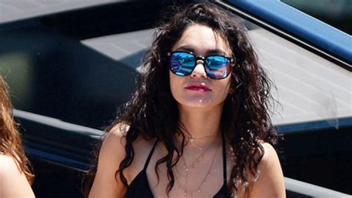 Vanessa Hudgens In Black Bikini Top & Lingerie For Halloween: Video – Hollywood Life