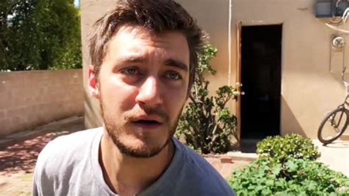 Who Is Casey Frey? Facts About YouTube Star With Sexy New Dance Video – Hollywood Life