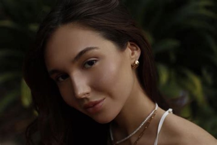 Who Is Gabriella Brooks? 5 Things About Model Out With Liam Hemsworth – Hollywood Life