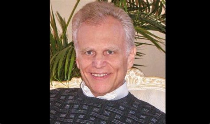 Who Is L. Jerome Oziel? 5 Things About Menendez Bros Therapist – Hollywood Life