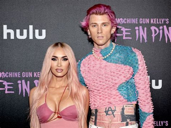 Who Is Machine Gun Kelly? 5 Things About The Rapper – Hollywood Life