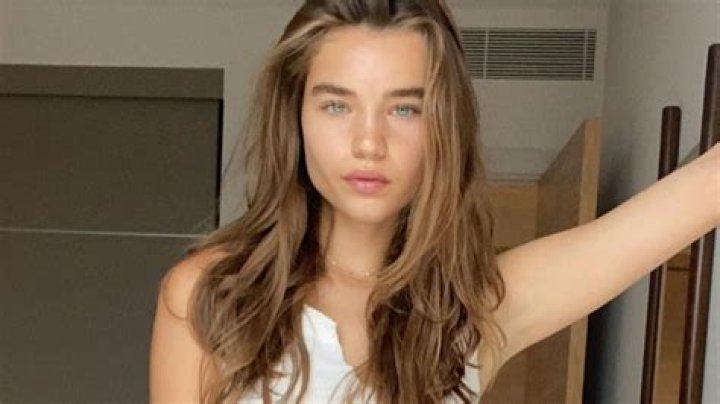 Who Is Meghan Roche? 5 Things On The Model Seen With Leonardo DiCaprio – Hollywood Life