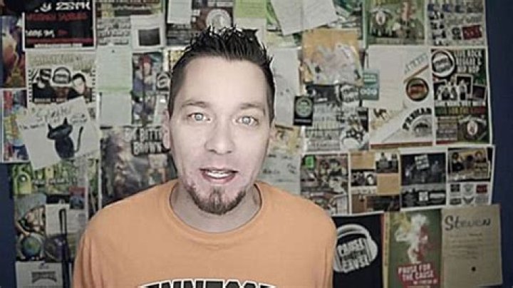 Who Is Steve Cash? 5 Things About YouTube Star Dead At 40 – Hollywood Life