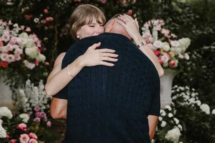 Who Is Taylor Swift’s ‘Karma’ About? – Hollywood Life