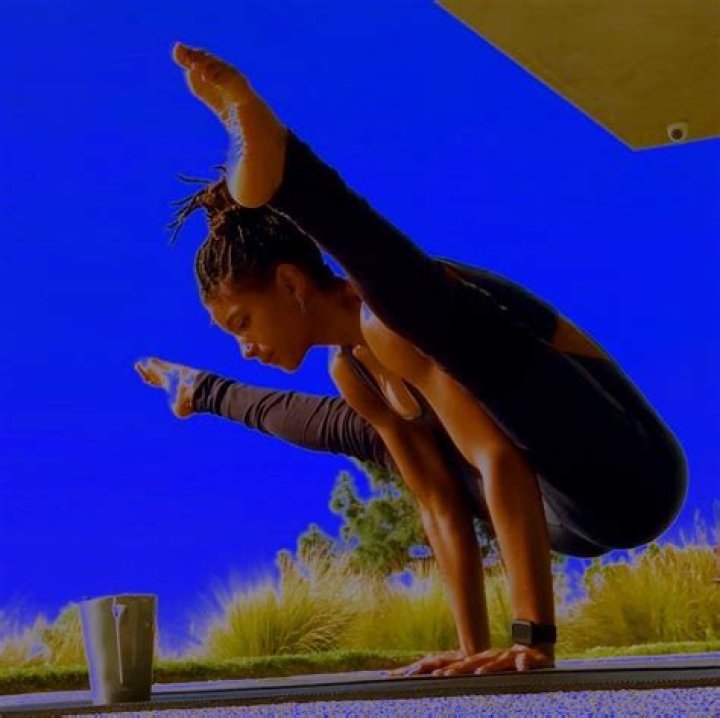 Willow Smith, 20, Shows Off Her Insane Flexibility While Doing Intense Yoga Poses In New Pic