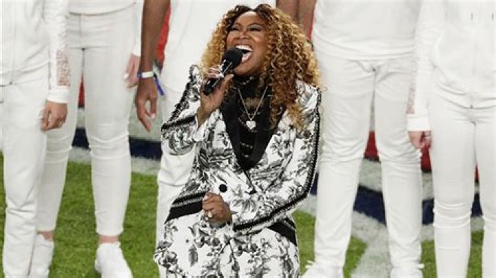 Yolanda Adams Stuns In Black & White While Performing ‘America The Beautiful’ At Super Bowl 2020