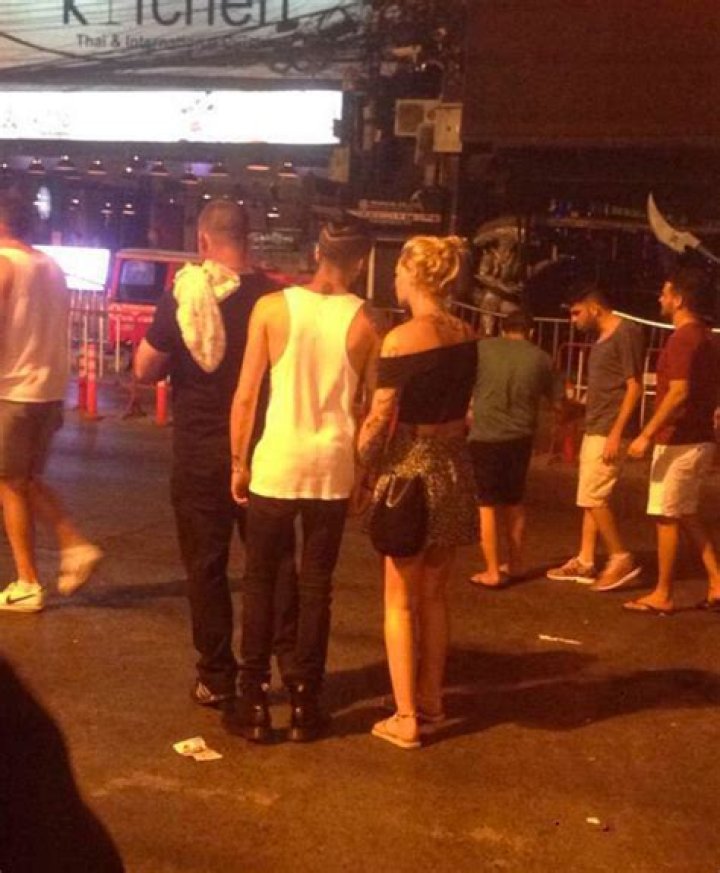 Zayn Malik Holds Hands With Mystery Blonde: Cheating On Perrie Edwards?
