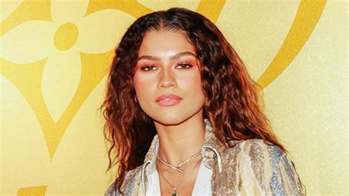 Zendaya’s Makeup Artist Uses This Powder for a ‘Velvety Finish’